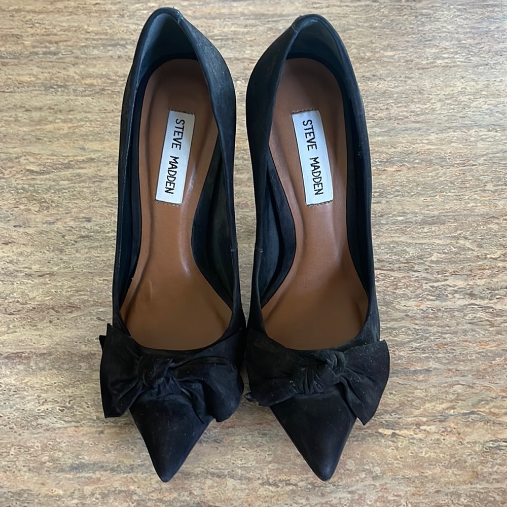 NWOT Steve Madden Token Bow Suede Pumps ~ 7M